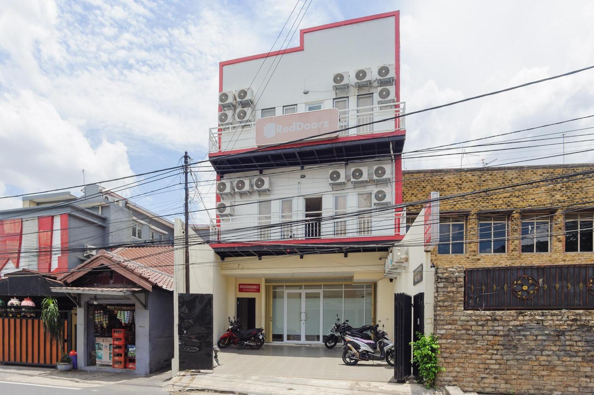 Reddoorz @ Kemanggisan Raya Jakarta